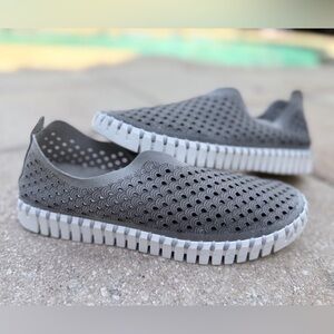 Ilse Jacobsen Gray Tulip Slip-On Low Top Shoes with White Soles